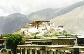 Potala-2 copy.jpg (105450 bytes)